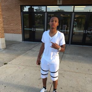 Meet your Posher, Devin